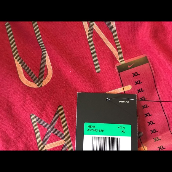 Athletic Cut T-shirt "Out Run The Dark  AV2462 620 - Picture 4 of 5